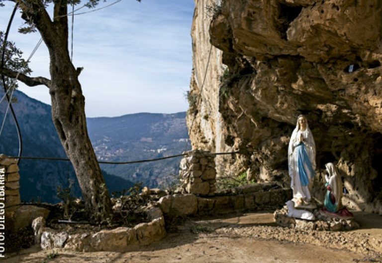Líbano, santuario de Nuestra Señora de Hauqa, en el valle de la Qadisha, donde vive Darío Escobar, sacerdote colombiano ermitaño