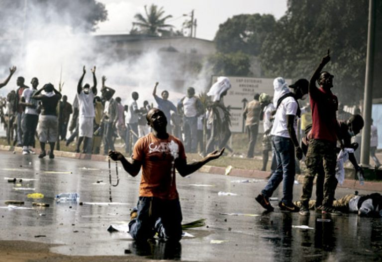 caos y violencia con muertos y heridos en Gabón después de las elecciones presidenciales agosto 2016