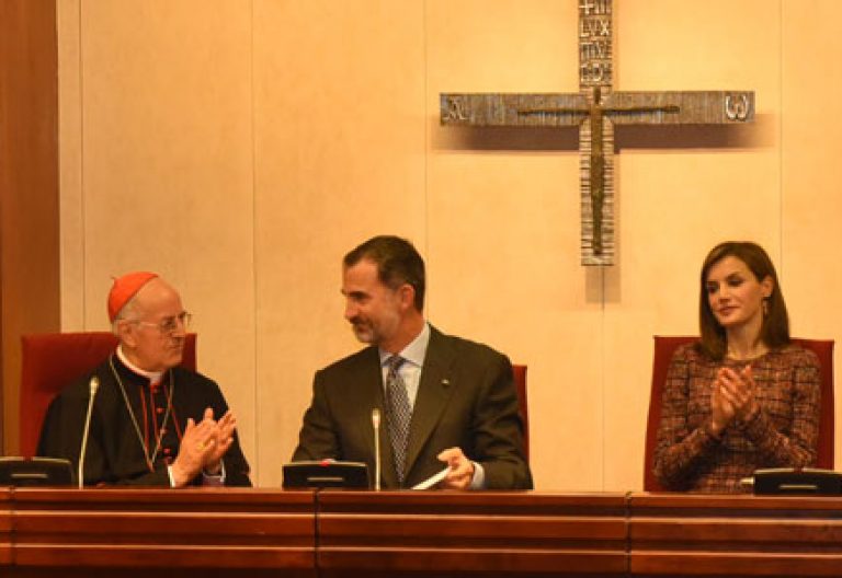 reyes Felipe y Letizia visitan la sede de la Conferencia Episcopal Española CEE 22 noviembre 2016