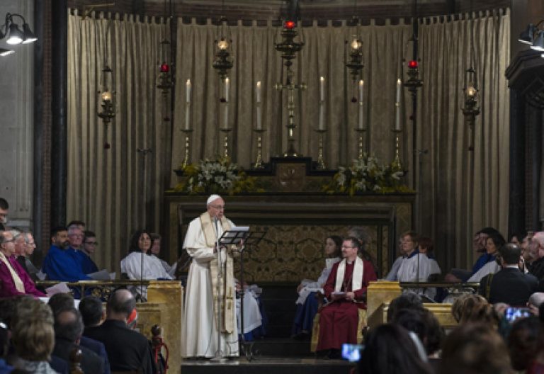 papa Francisco visita iglesia anglicana de Todos los Santos en Roma 26 febrero 2017