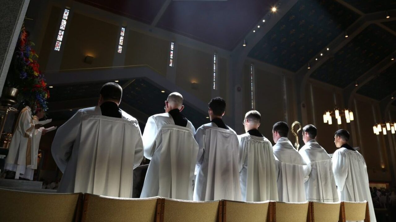 La diócesis de Tarragona suspende a cuatro sacerdotes relacionados con la  extinta asociación Seminario del Pueblo de Dios