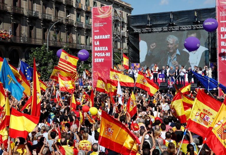 manifestación de la Sociedad Civil Catalana de catalanes a favor de la unidad de España octubre 2017