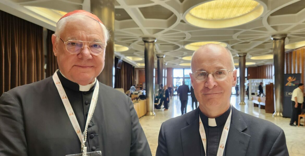 El cardenal Müller y James Martin