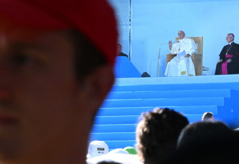 El Papa Francisco, en la misa final de la JMJ de Lisboa