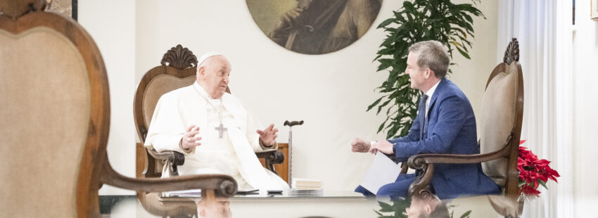 El papa Francisco conversa con Javier Martínez-Brocal para el libro-entrevista 'El sucesor'