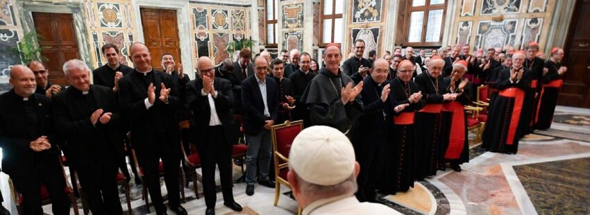El Papa Francisco, con los miembros del Dicasterio para el Clero