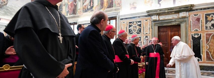 El papa Francisco, con los miembros del Dicasterio para el Clero