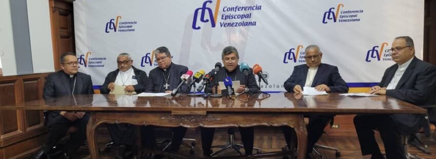 Obispos venezolanos en rueda de prensa