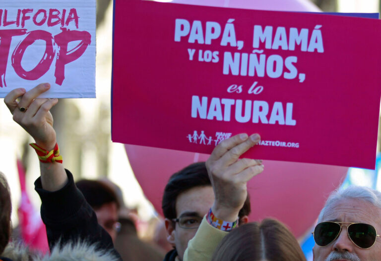 Manifestación La familia sí importa contra los matrimonios homosexuales. HazteOír