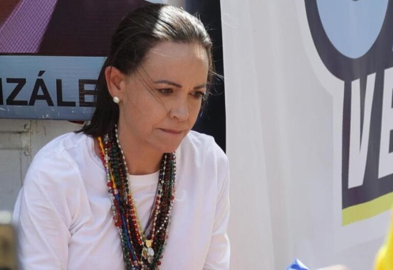 María Corina Machado “reza un rosario” tras fallo del Tribunal Supremo que adjudica victoria a