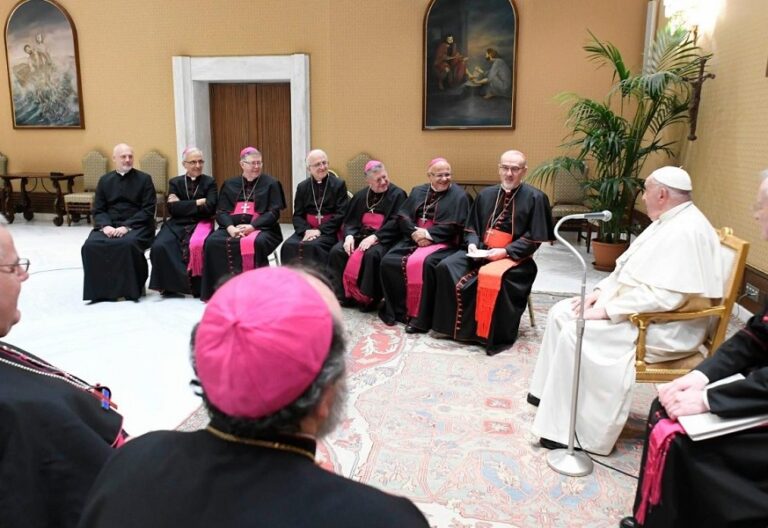 Los obispos de Oriente Medio, con el papa Francisco