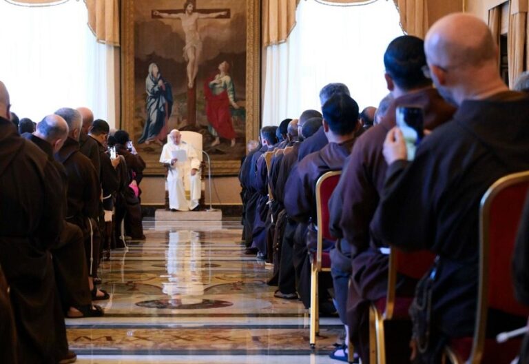 El papa Francisco, con los capuchinos