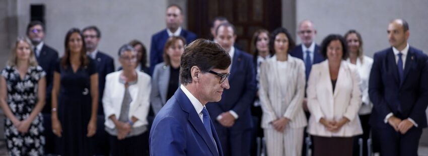 El presidente de la Generalitat, Salvador Illa, con sus nuevos consejeros