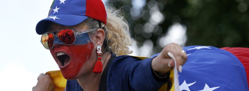 Una venezolana protesta por el resultado de las elecciones