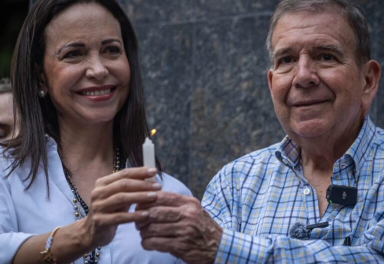 Un sacerdote venezolano en Madrid, tras el exilio de Edmundo González: “Esperamos que así pueda