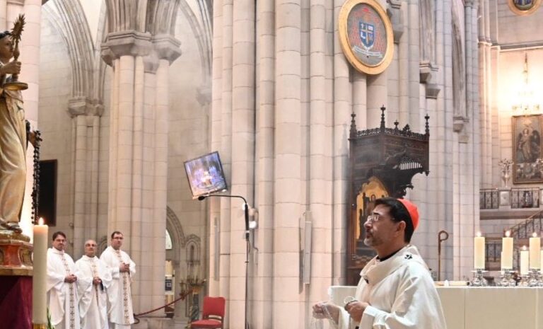 El cardenal Cobo en la misa por san Simón de Rojas