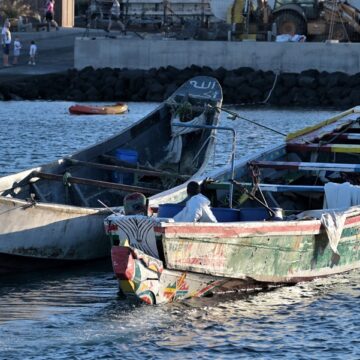 Cayucos en la isla de El Hierro