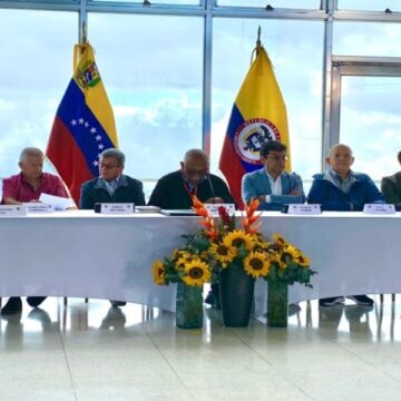 Obispos colombianos proponen “descongelar mesa de diálogos” al Gobierno y a la guerrilla del