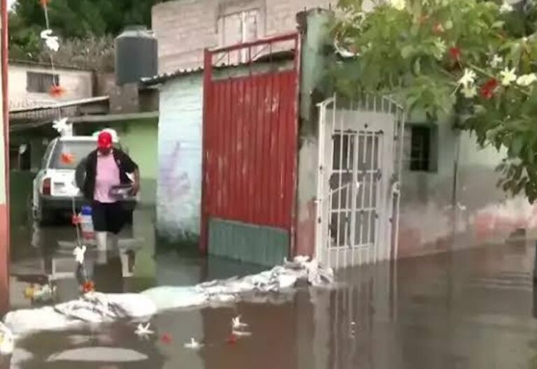 Inundaciones por las lluvias en Chalco