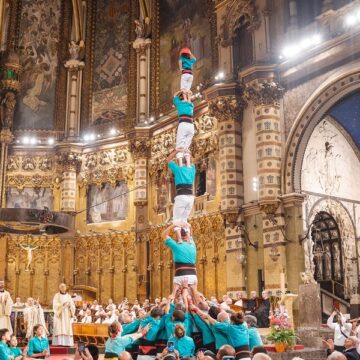 Los Castellers de Vilafranca, en la basílica de Montserrat