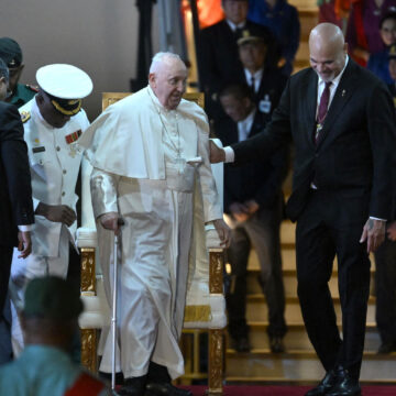 El papa Francisco llega a Papúa Nueva Guinea