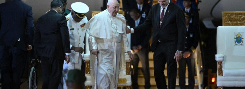 El papa Francisco llega a Papúa Nueva Guinea