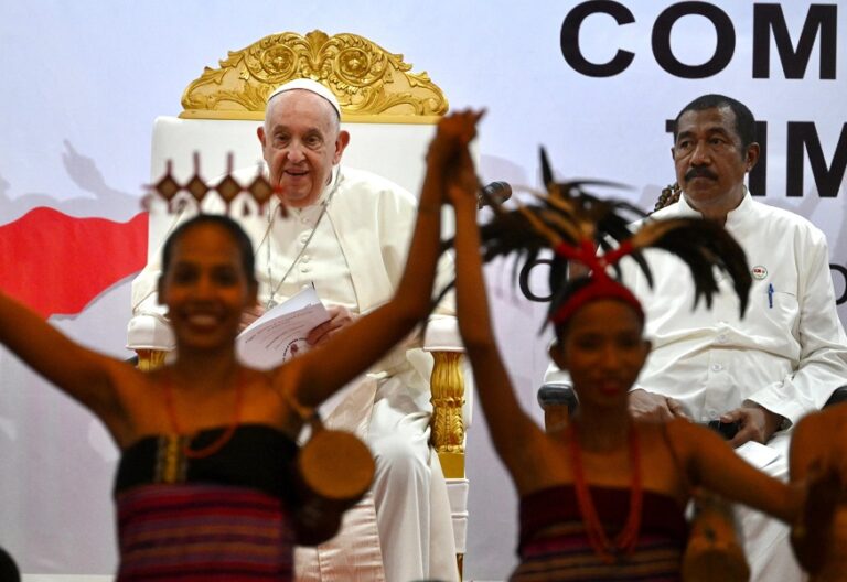 El papa Francisco, durante el encuentro con jóvenes de Timor Oriental