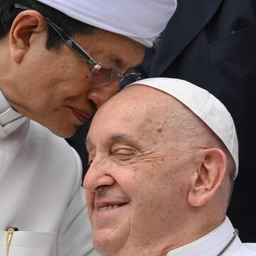 El Papa, con el imán de Yakarta