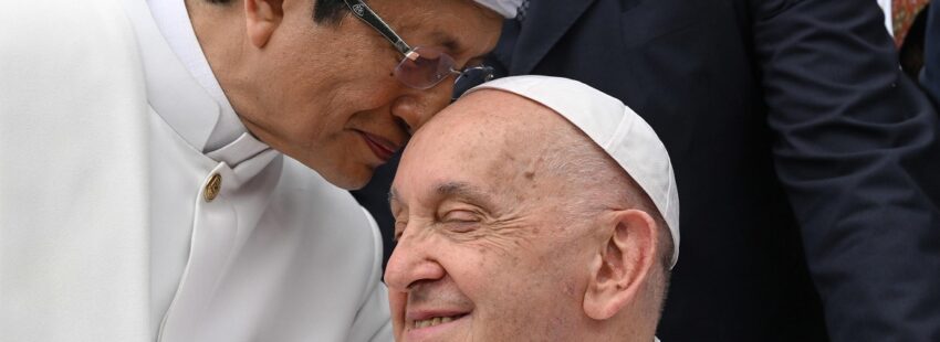 El Papa, con el imán de Yakarta