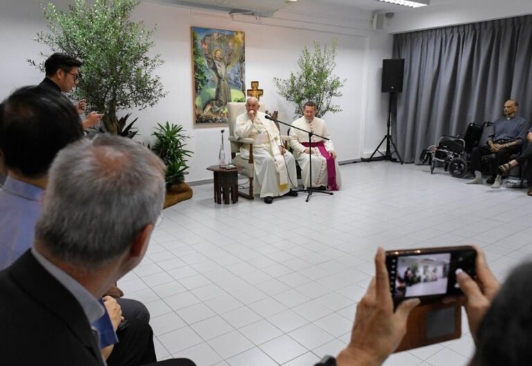 El papa Francisco, con los jesuitas de Singapur