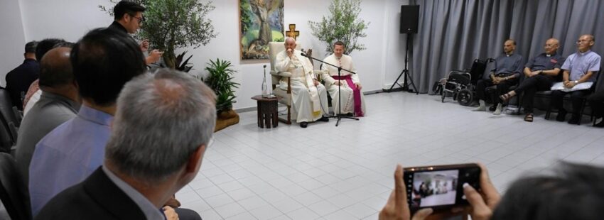 El papa Francisco, con los jesuitas de Singapur