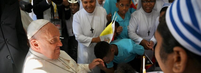 El papa Francisco, en la escuela Irmas Alma, de Dili