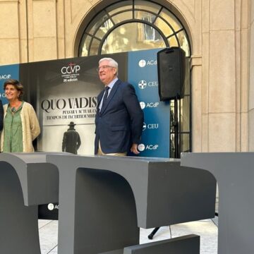 María San Gil y José Masip, durante la presentación del Congreso Católicos y Vida Pública