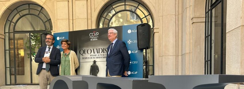 María San Gil y José Masip, durante la presentación del Congreso Católicos y Vida Pública