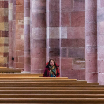 Cuarentañeras y la generación Z son las mujeres que más abandonan la Iglesia