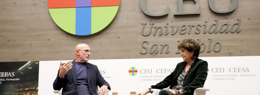 El seleccionador de fútbol, Luis de la Fuente, en la Universidad CEU San Pablo