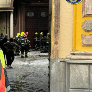 La Hermandad del Silencio de Sevilla vuelve a la normalidad tras el incendio en el atrio