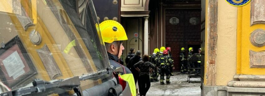 La Hermandad del Silencio de Sevilla vuelve a la normalidad tras el incendio en el atrio