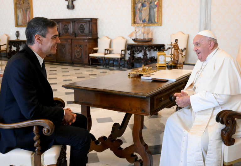 El papa Francisco y el presidente del Gobierno, Pedro Sánchez