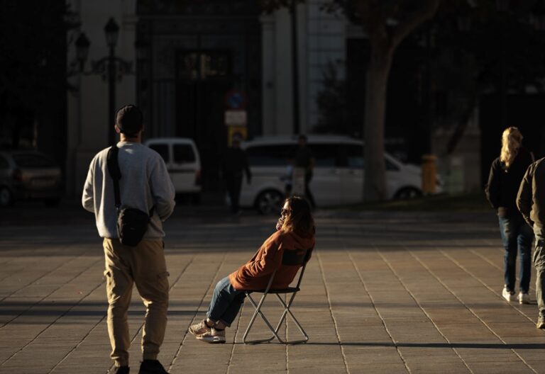 Gente paseando por la calle