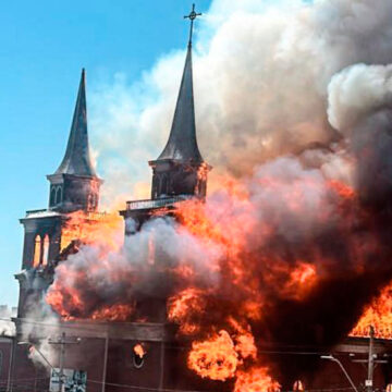 Incendio convento franciscano Iquique, Chile