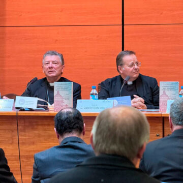 Juan Antonio Martínez Camino presenta su libro