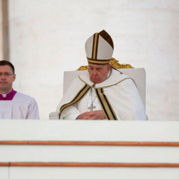 El papa Francisco en la misa de reapertura del Sínodo