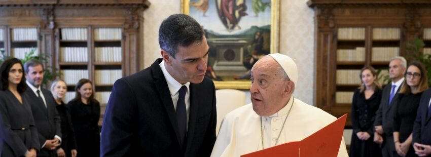 El papa Francisco, con el presidente Pedro Sánchez, el 11 de octubre de 2024