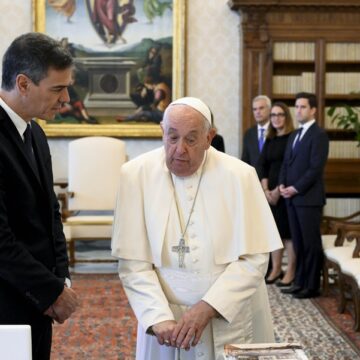 El presidente Pedro Sánchez, con el papa Francisco, el 11 de octubre de 2024