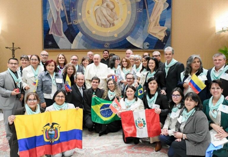 El papa Francisco recibe en audiencia a integrantes del “Proyecto Esperanza” para celebrar 25