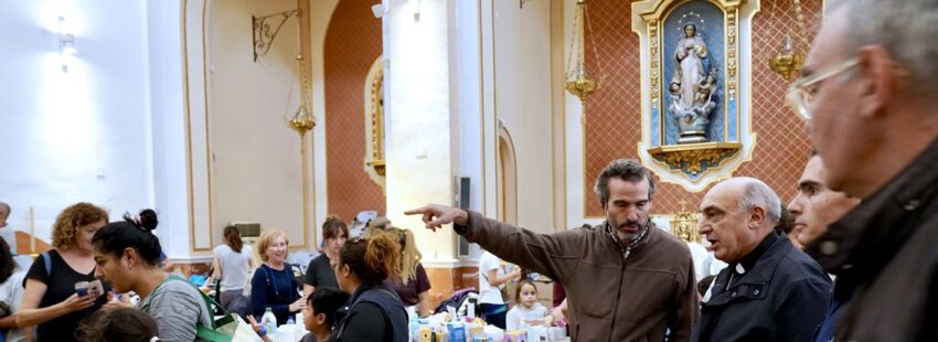 El arzobispo de Valencia, Enrique Benavent, en la parroquia de La Torre