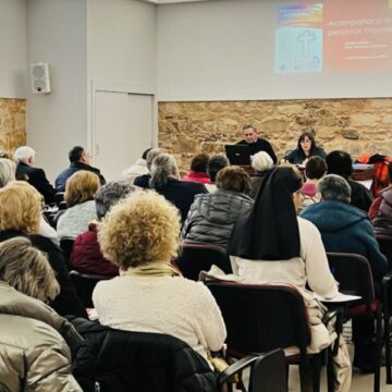 El arte de acompañar: reflexión y formación pastoral en la diócesis de Astorga