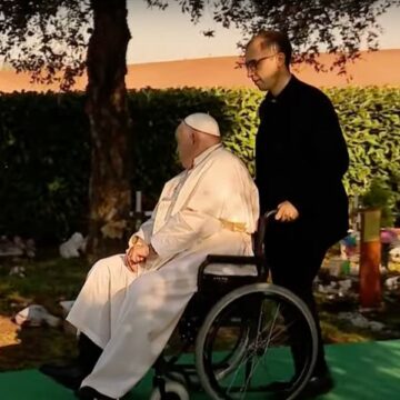 El silencio por homilía en la misa de Difuntos del Papa