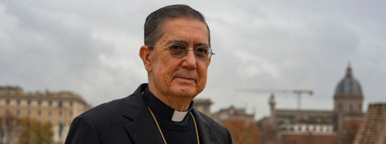 Cardenal Miguel Ángel Ayuso. Foto: 'Mundo Negro'.